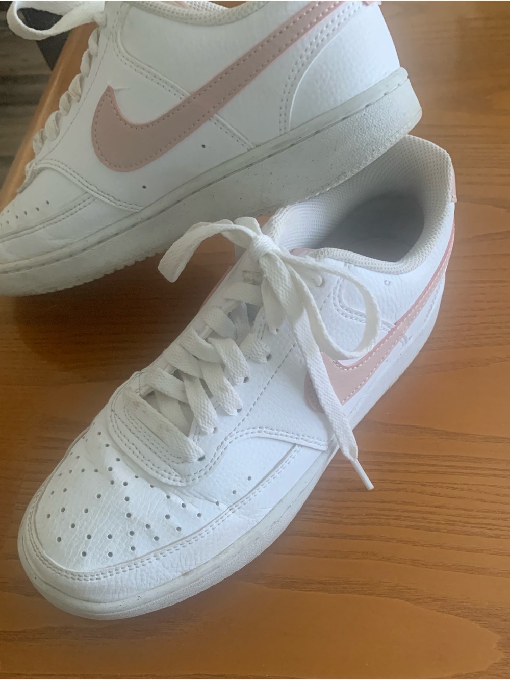 Nike Women’s White Sneakers  Pink Swoosh